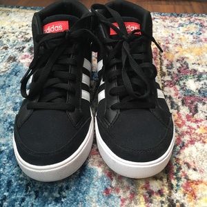 Adidas Hightop Black/White Sneakers